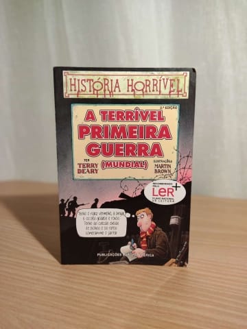 A Terrível Primeira Guerra (Mundial) – livro de Terry Deary